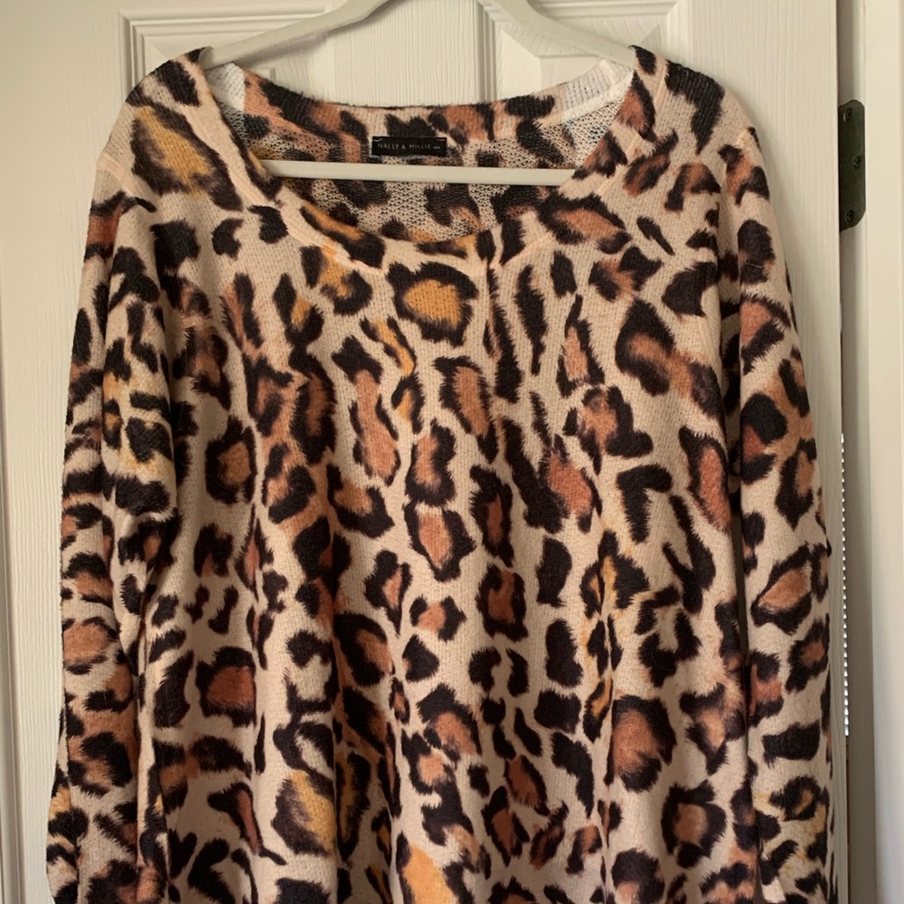 Great hi/lo tunic from Nally & Millie
